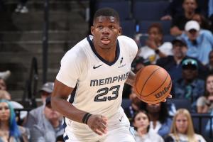 小杨压力山大！11号秀科沃德场均19分 三项命中率70.4/72.7/91.7