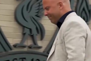 斯洛特力挺萨拉赫：坚信他可以重返巅峰，依旧选他做自己救世主！