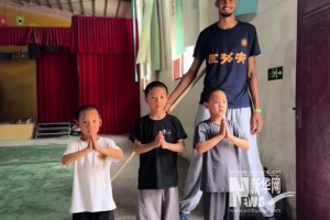 🤭我就想问你们，他到底是真粉还是黑粉？