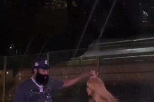 这身材确实很棒！哈登万圣节又去陪女朋友了