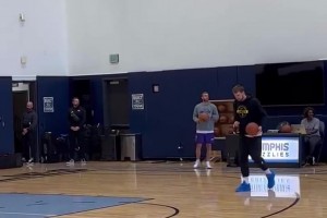 今天要复出！东契奇参加队内训练，状态相当轻松