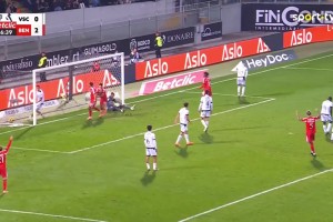 【集锦】葡超-穆帅率队10轮不败 本菲卡3-0十人吉马良斯距榜首1分